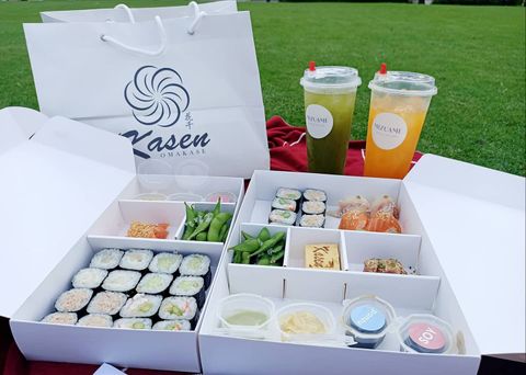 Eat super fresh sushi and sashimi right at home, have you tried?