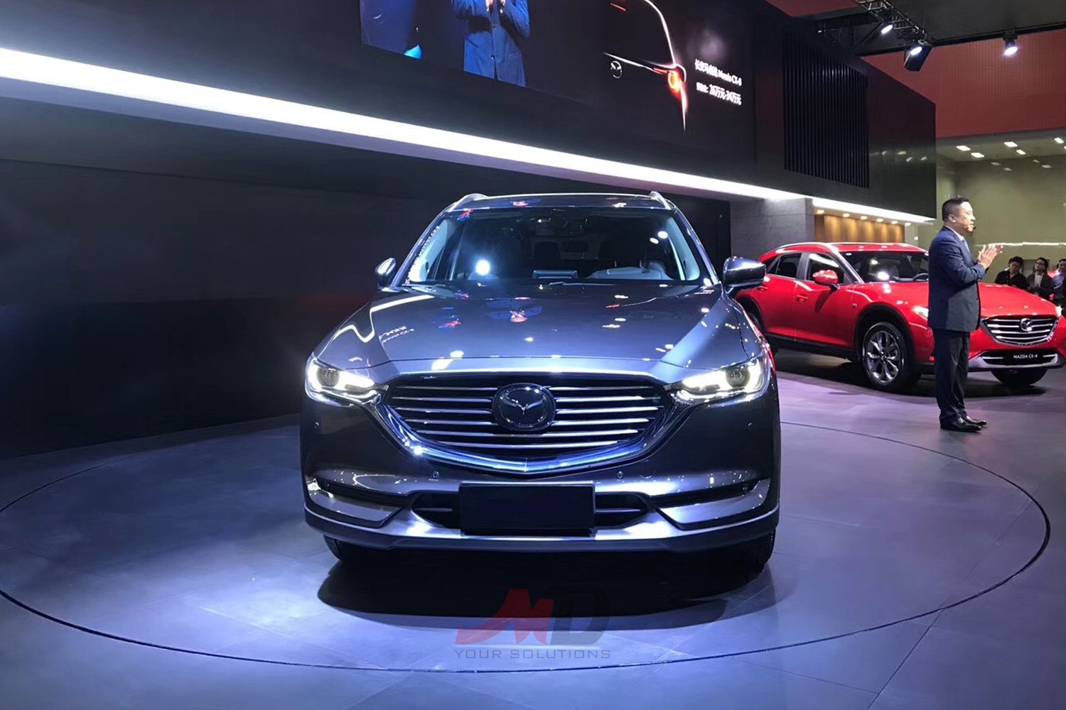 Gia tăng khả năng bán hàng với mâm xoay xe tự động cho showroom ô tô
