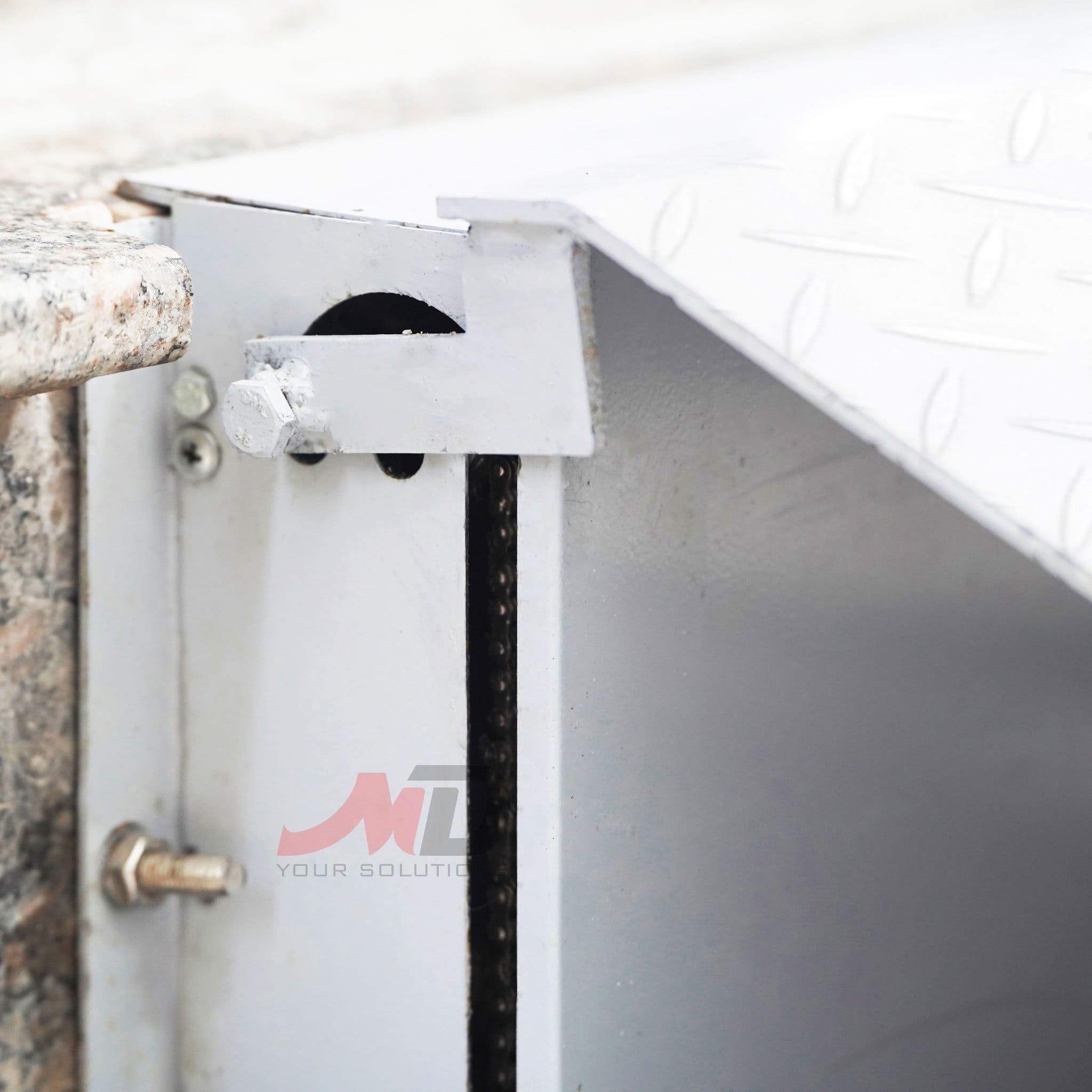 Các yếu tố ảnh hưởng đến giá thực hiện cầu dắt xe máy thông minh