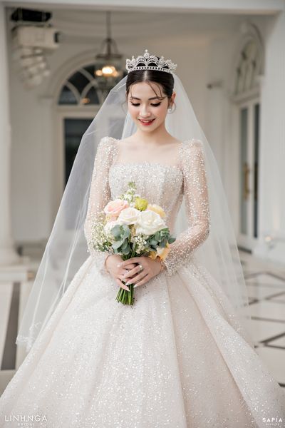 Ba bộ váy cưới của Ngô Thanh Vân - VnExpress Giải trí