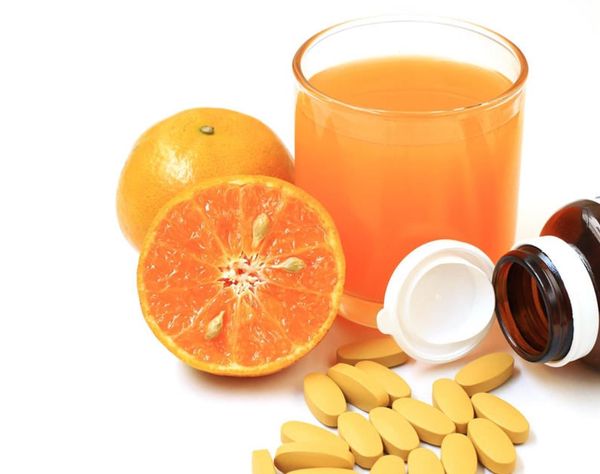 Vitamin C là một loại thực phẩm chức năng rất có ích cho sức khỏe vì giúp tăng cường sức đề kháng
