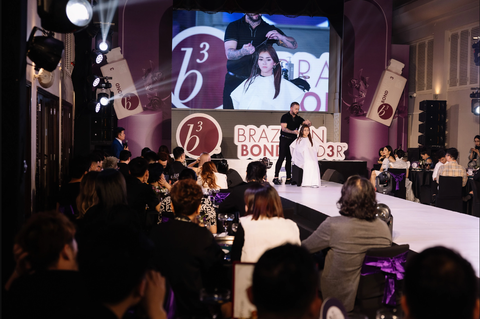 Ra mắt thương hiệu mỹ phẩm tái sinh liên kết tóc top 1 của Mỹ tại Việt Nam