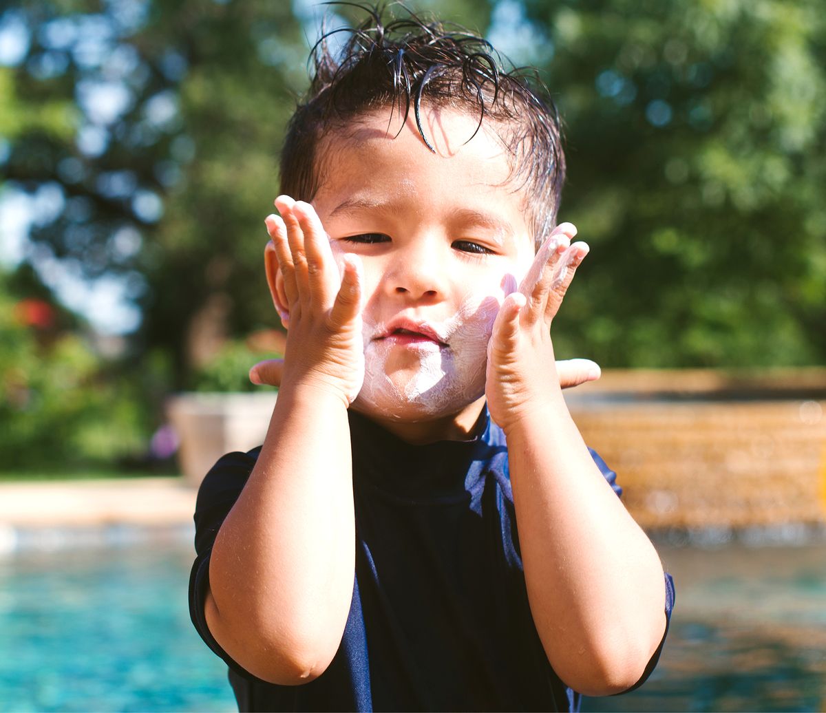 Bảo vệ da của trẻ em với kem chống nắng: Tại sao điều này quan trọng cho sức khỏe da của bé ?