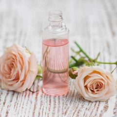 Nước hoa hồng: Sản phẩm không thể thiếu cho làn da khỏe đẹp