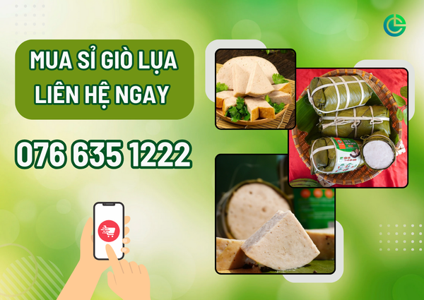 Ảnh: Giò chả Cửu Long sử dụng lá chuối và lạt để gói giò chả