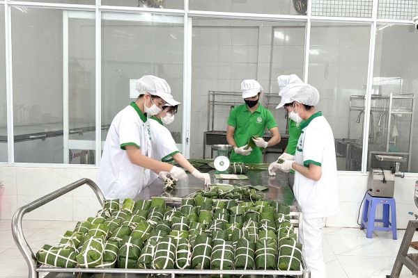 Quy trình sản xuất giò chả không phụ gia nhân tạo của Giò Chả Cửu Long.