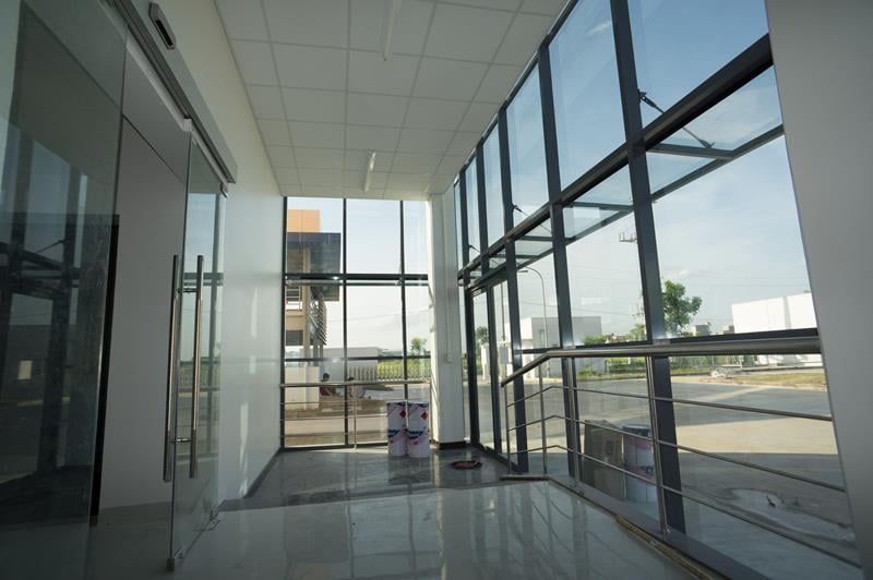 Vách kính nghệ thuật