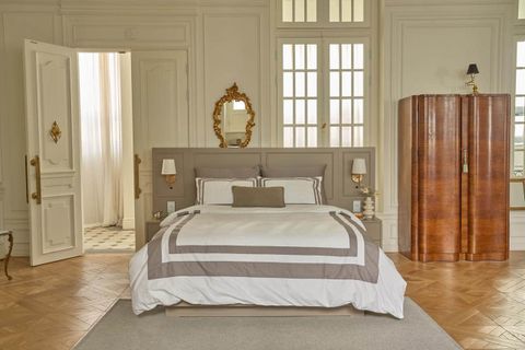 Bố Trí Giường Ngủ: Tạo Không Gian Thư Giãn Hoàn Hảo Cho Giấc Ngủ Ngon