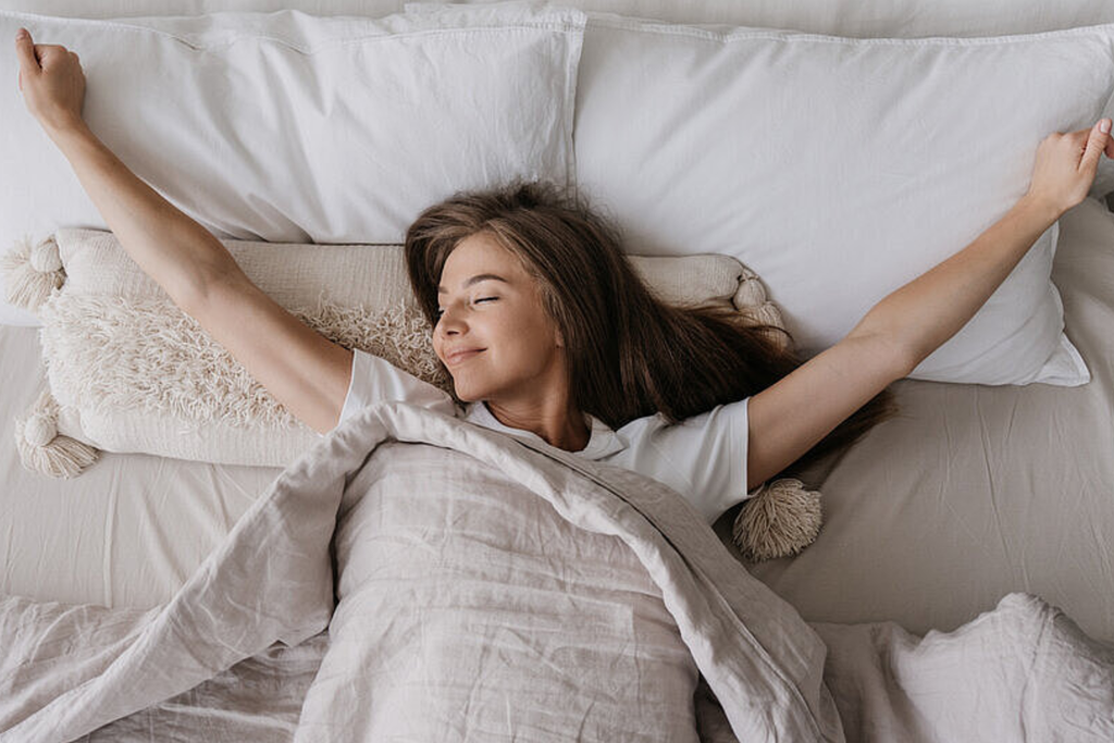 Giờ ngủ tốt cho sức khỏe: Nên đi ngủ lúc mấy giờ là tốt nhất?