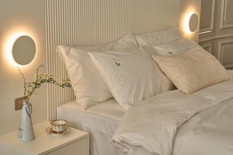 Trang trí đầu giường ngủ với 9+ ý tưởng độc đáo, thú vị không thể bỏ qua