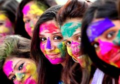 Thế giới  mùi hương - Sắc màu holi