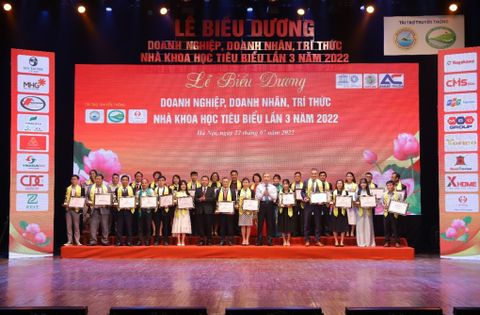 WATEC vinh dự nằm trong TOP 10 Thương hiệu được tin dùng nhất Việt Nam - Vietnam Award 2022