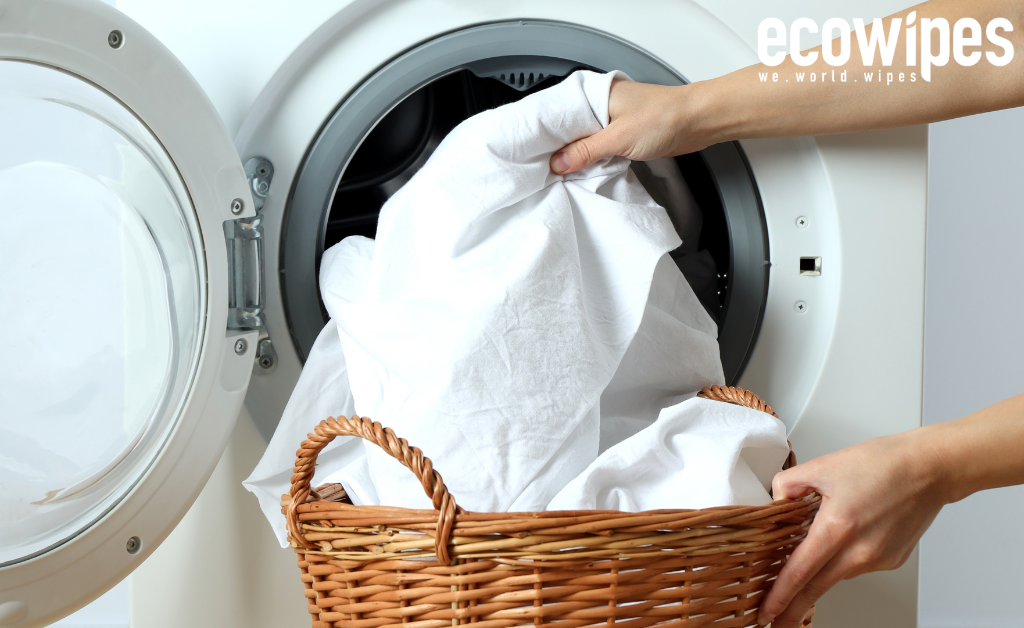 Mẹo giặt quần áo không lo ẩm mốc vào mùa nồm