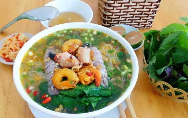 Mẹo Chọn Lựa Và Thưởng Thức Bún Hải Sản Ngon