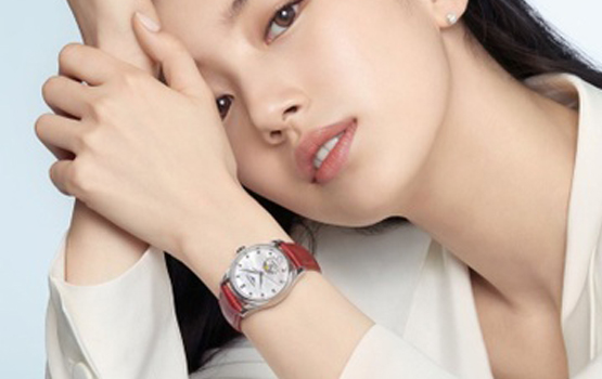 Phụ Nữ Nên Chọn Đeo Đồng Hồ Cơ Hay Pin ?