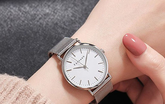 Những Mẫu Đồng Hồ Dây Lưới Dành Cho Chị Em Xuống Phố