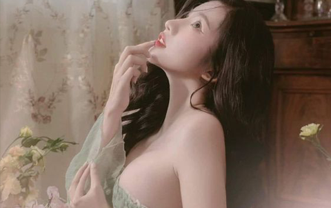 Cô Gái Trẻ Tuổi 20 Dùng Thân Xác Đổi Lấy Tiền Với Những Gã Đàn Ông U60