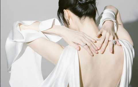 Lợi Ích Từ Bộ Chăm Sóc Da Dưỡng Ẩm: Tẩy Tế Bào Chết Cà Phê Và Kem Body Trắng Da Giúp Da Hấp Thụ Tốt Hơn