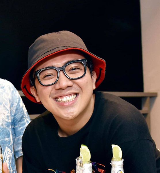 mắt kính của trấn thành