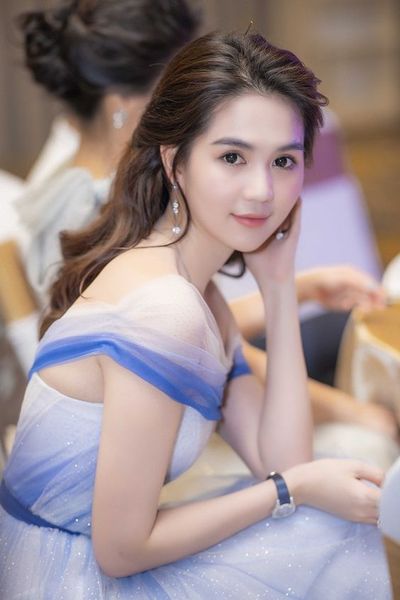 ngọc trinh sẳn sàng hở mọi lúc mọi nơi