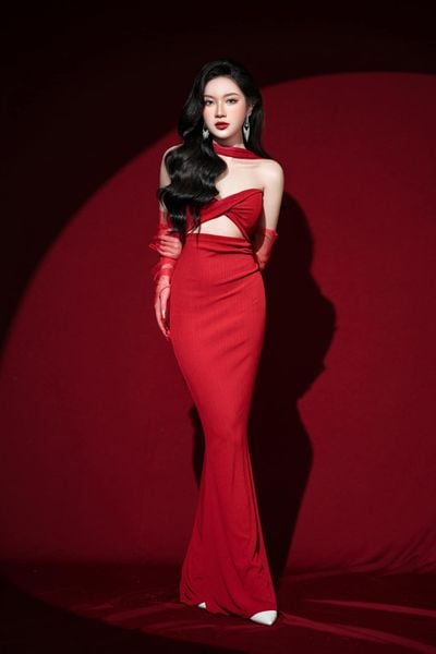 Phạm Hương Anh 18 tuổi