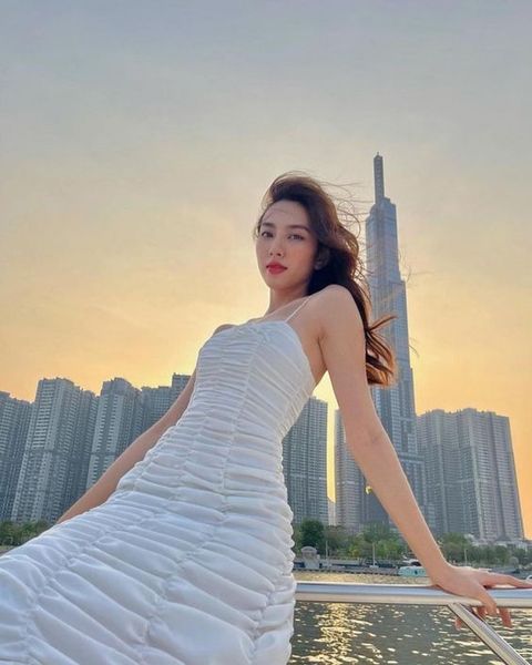 hoa hậu thùy tiên