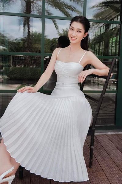 Á hậu Phương Nhi