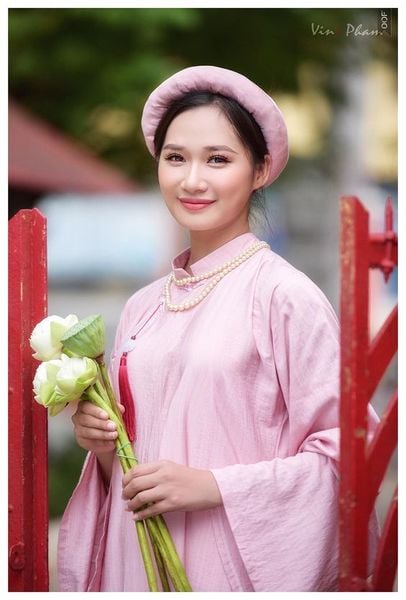 hình ảnh cô gái miền tây