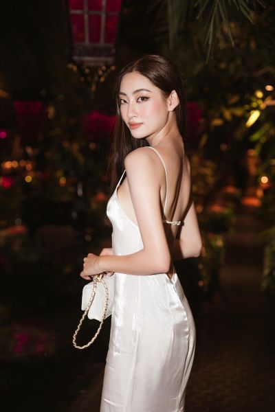 hoa hậu thùy tiên