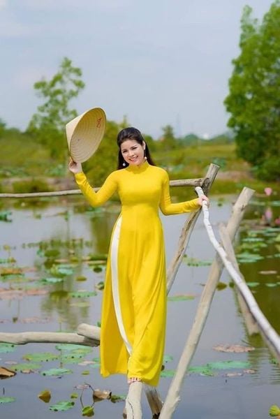 hình ảnh cô gái miền tây
