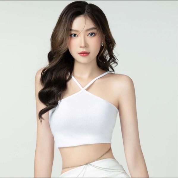 Phạm Hương Anh 18 tuổi