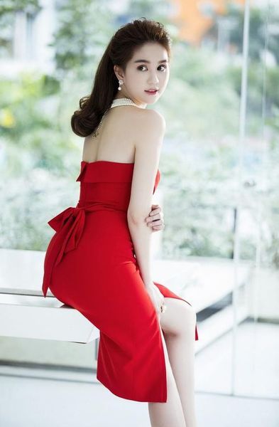ngọc trinh khoe thân nóng bỏng