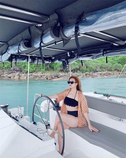 Hoàng thùy linh