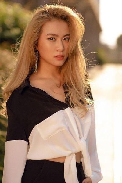 hoàng thùy linh