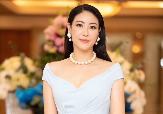 hoa hậu Hà kiều anh đăng quang