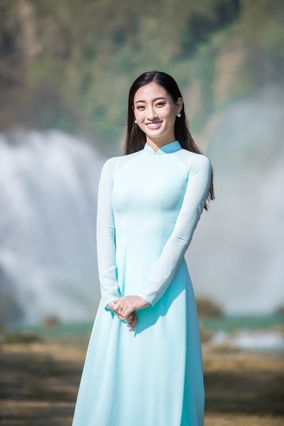 Lương thùy Linh vẽ đẹp diễm kiều của nàng hậu
