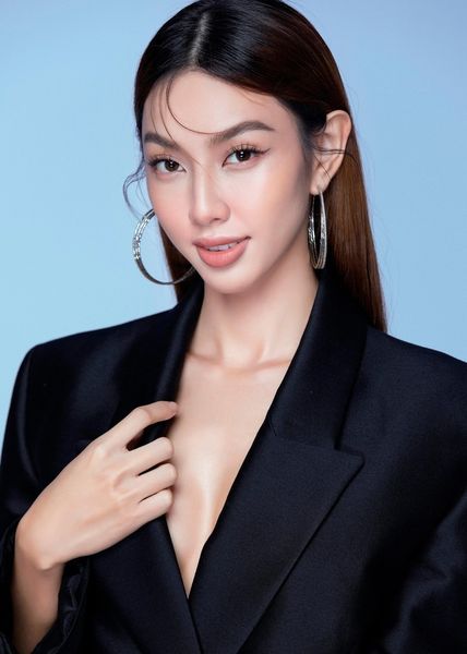 hoa hậu Thùy Tiên