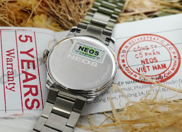 Phân Biệt Đồng Hồ Neos Thật Giả: Nhận Biết Qua Tem Chống Hàng Giả Và Sổ Bảo Hành 5 Năm