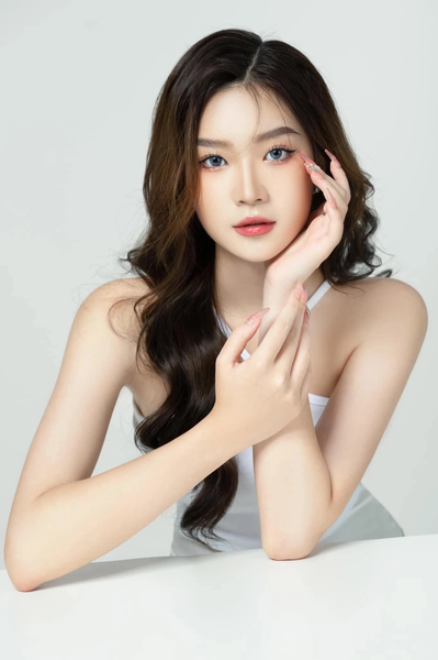 Phạm Hương Anh 18 tuổi