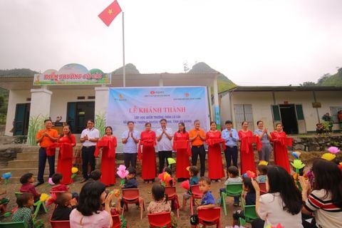 MIPEC CHẮP CÁNH ƯỚC MƠ TRẺ EM VÙNG CAO HÀ GIANG