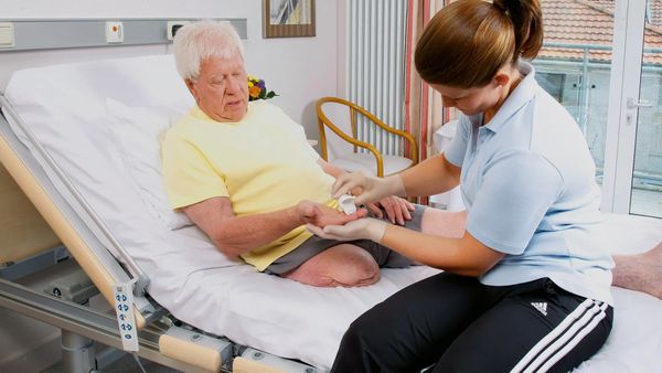 chân tay giả otto bock 