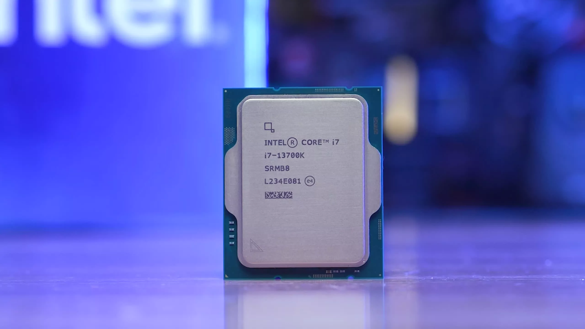 Đánh Giá về Intel Core i7-13700K: Một Bộ Xử Lý Mạnh Mẽ