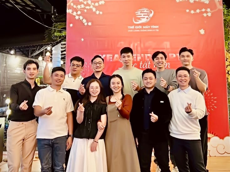 Tất Niên 2024 – Khoảnh Khắc Đáng Nhớ Của Gia Đình Thế Giới Máy Tính