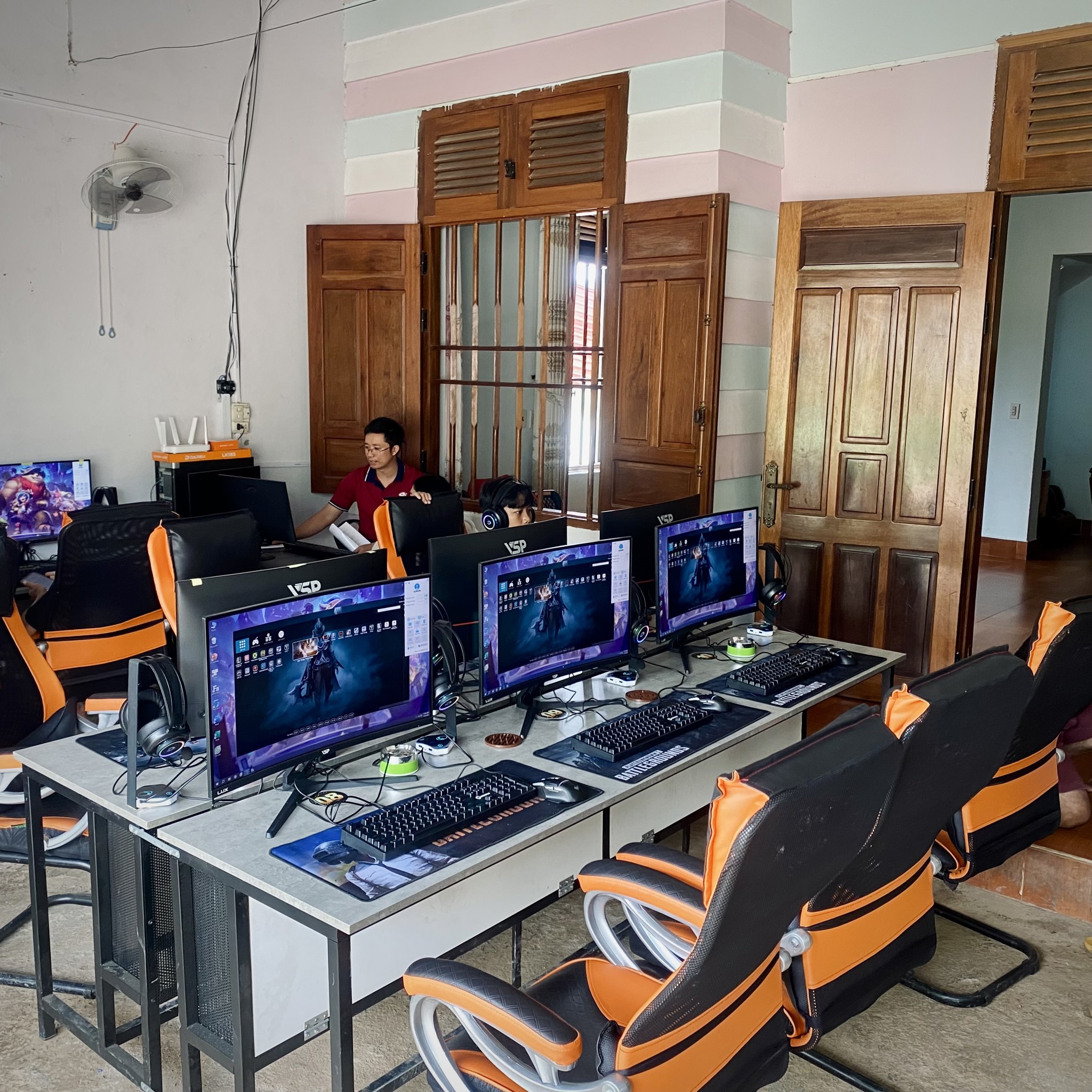 Bạn đang có dự định xây dựng phòng net?
