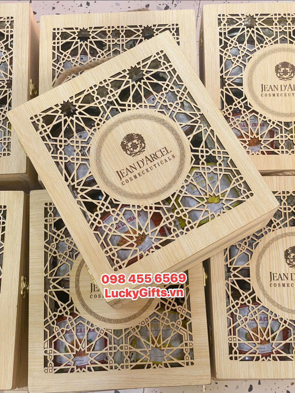 Quà Tết tặng đối tác nước ngoài – chọn gì cho đúng?