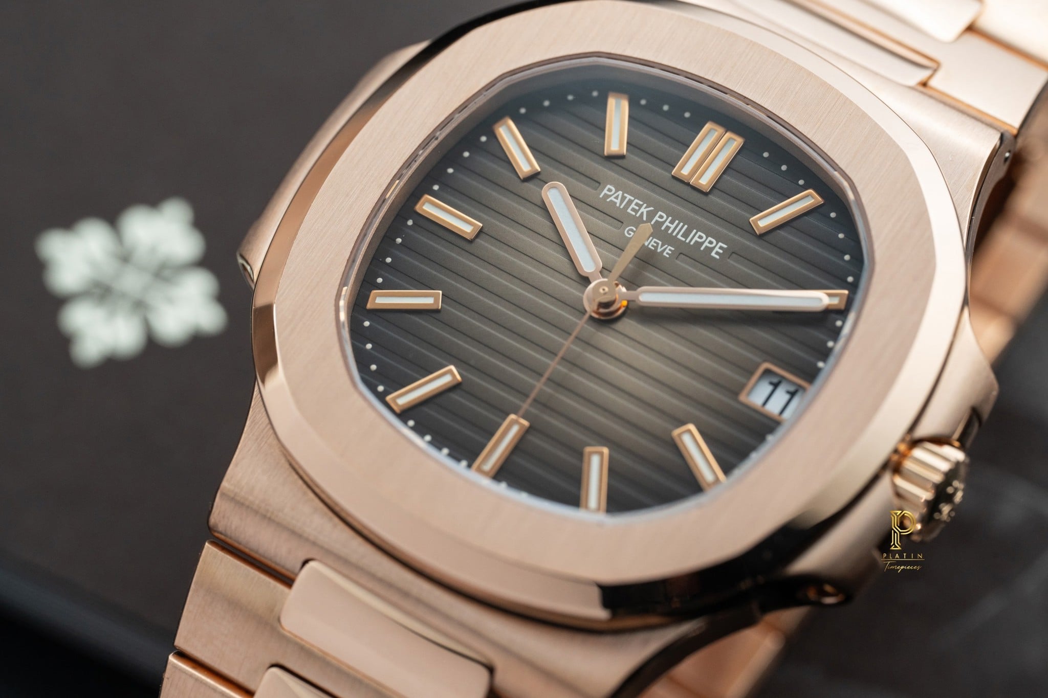 Patek 5711 R Đồng hồ Patek Philippe Nautilus 5711/1R-001– Platin Timepieces