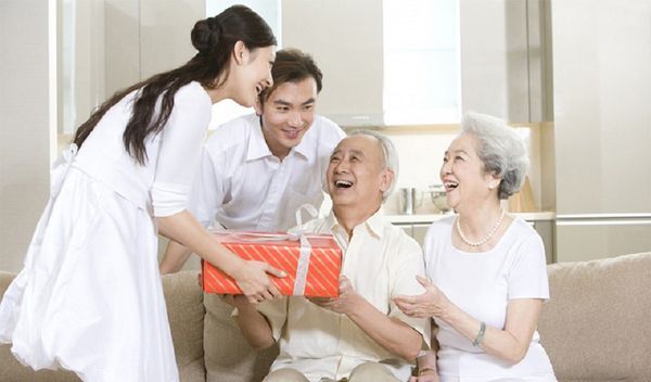 Gợi ý cách lựa chọn quà tết cho người thân : Ý nghĩa và trọn vẹn tình thân