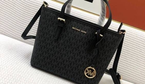 Túi Michael Kors: Phong Cách Đẳng Cấp Quốc Tế