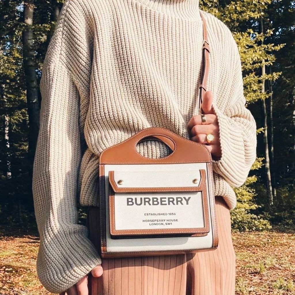 Burberry Pocket Bag - Tuyệt phẩm đáng để đầu tư