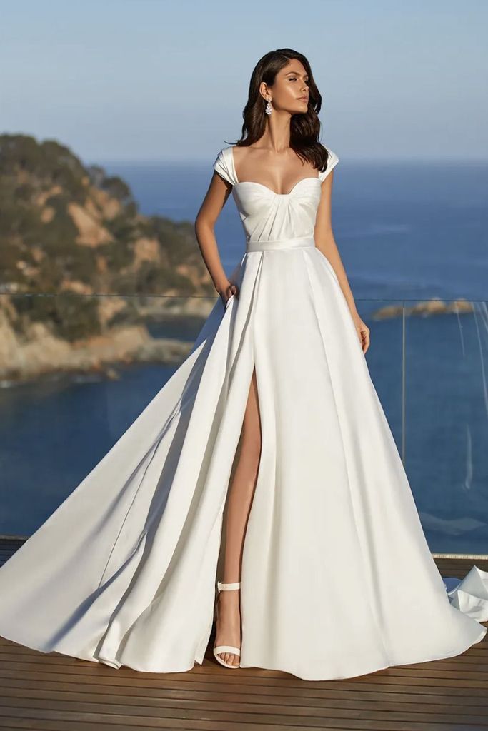 Những mẫu váy cưới đẹp cho cô dâu hiện đại